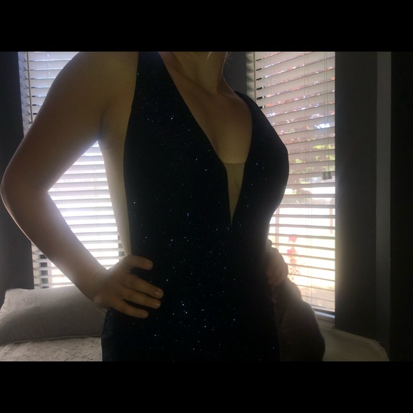 Jovani Blue sparkly gown!🦋 Size 4 - Picture 8 of 8